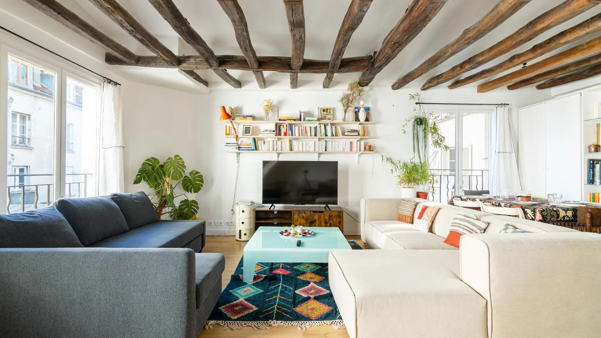 Luxurious 2 Bedroom Canal Saint Martin Saint Lazare Paris
