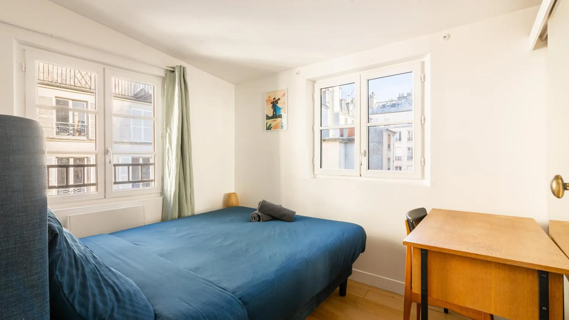 Apartment Luxurious 2 Bedroom Canal Saint Martin Saint Lazare Paris