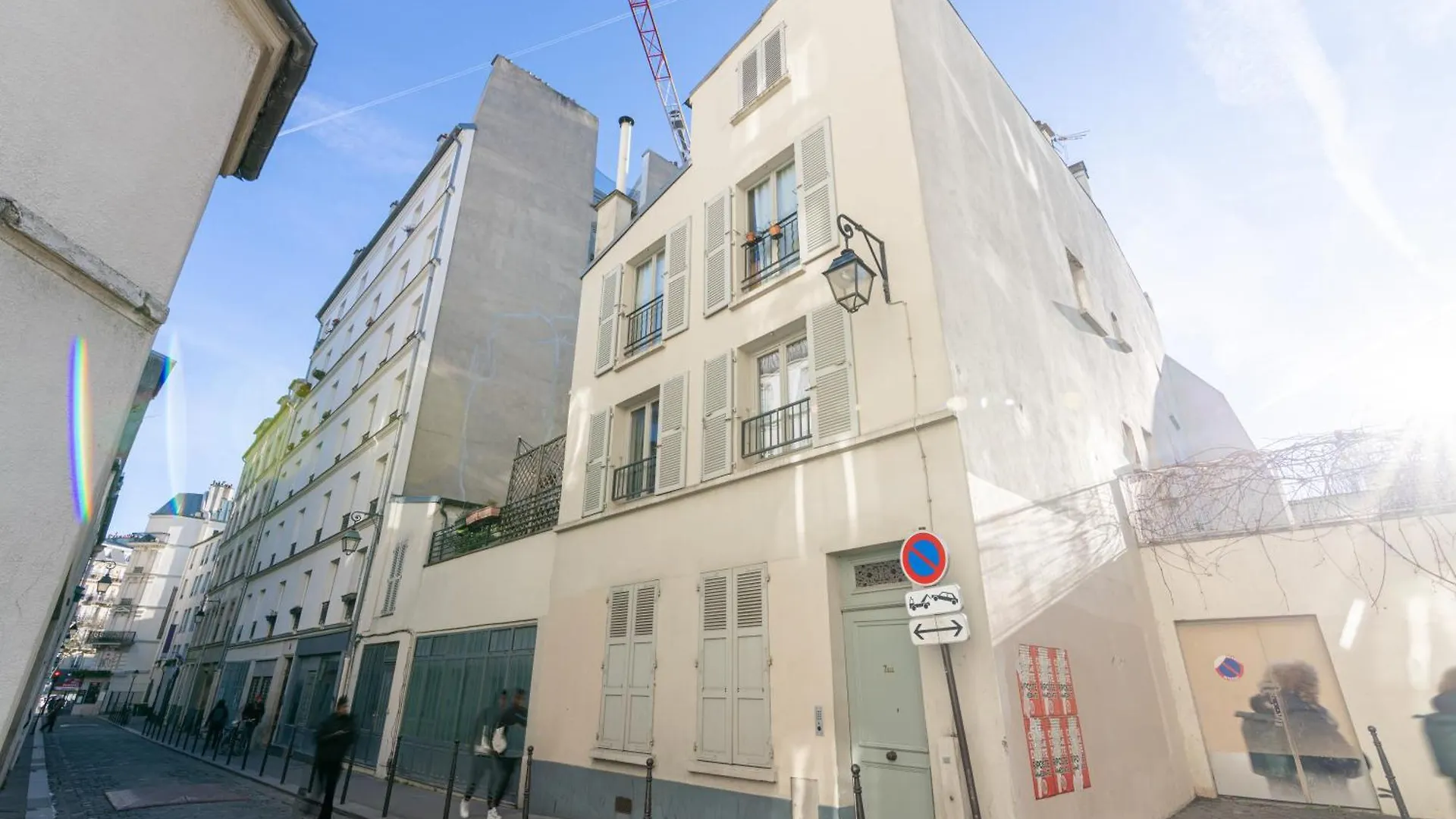 Apartment Luxurious 2 Bedroom Canal Saint Martin Saint Lazare Paris France