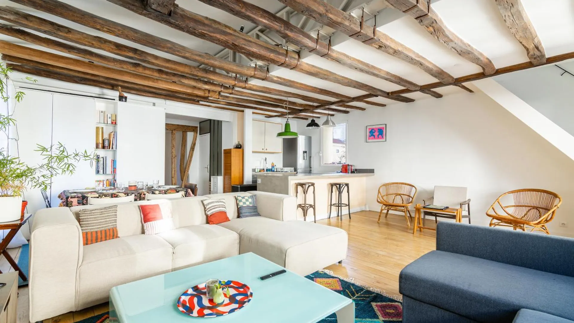 Apartment Luxurious 2 Bedroom Canal Saint Martin Saint Lazare Paris France