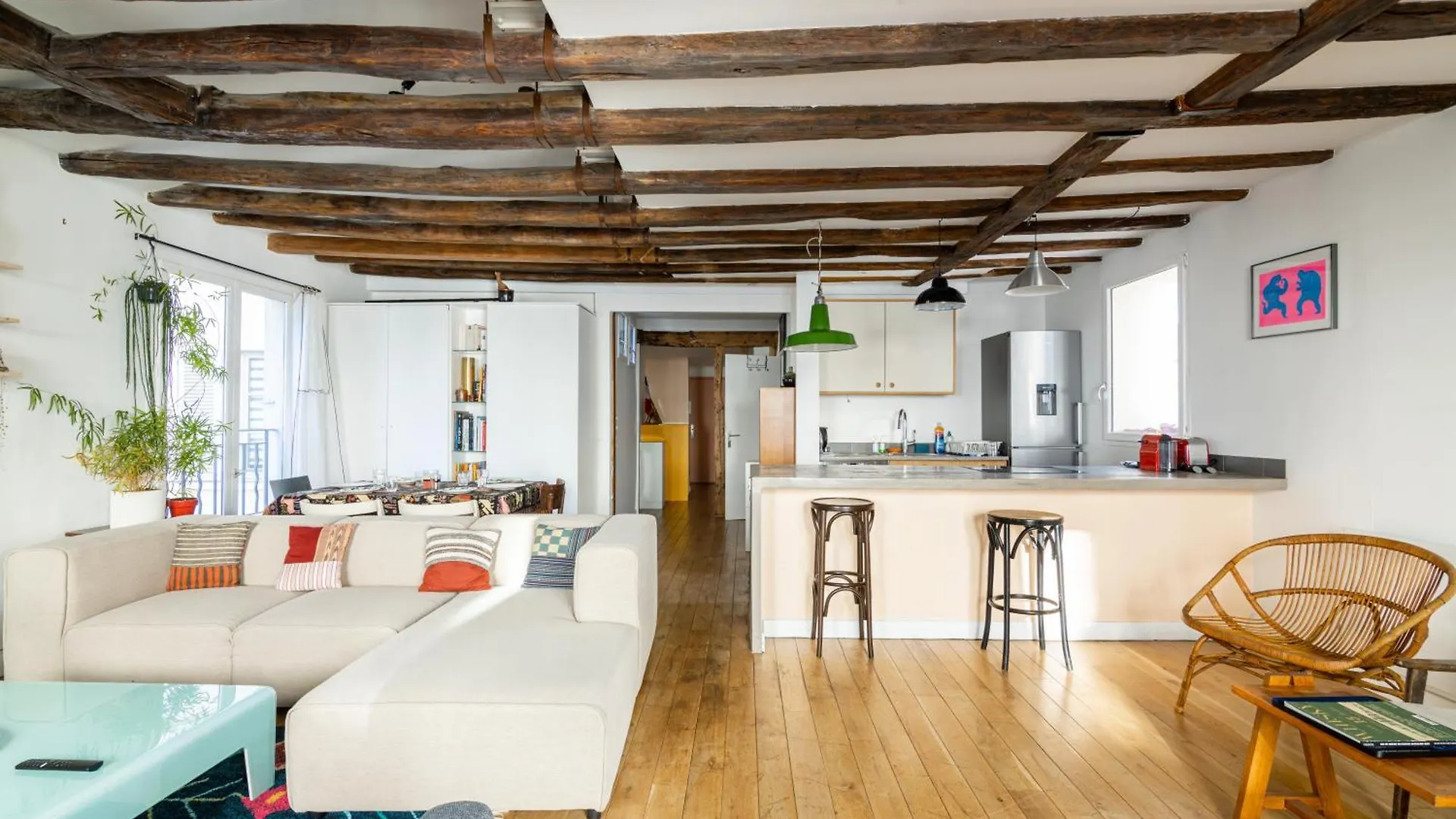 Luxurious 2 Bedroom Canal Saint Martin Saint Lazare Paris Apartment
