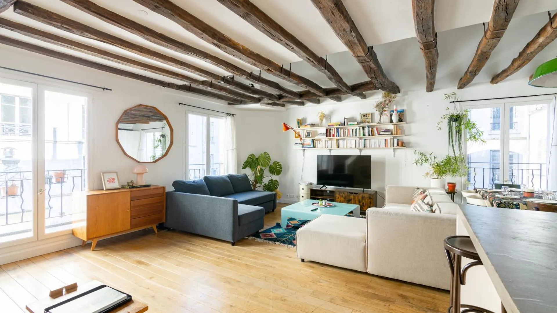 Luxurious 2 Bedroom Canal Saint Martin Saint Lazare Paris Apartment
